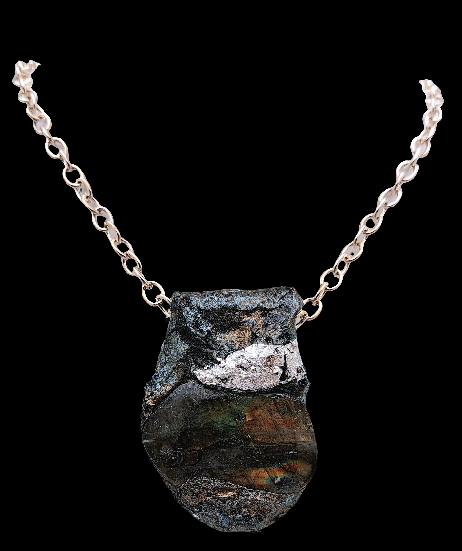 Oval Labradorite Pendant