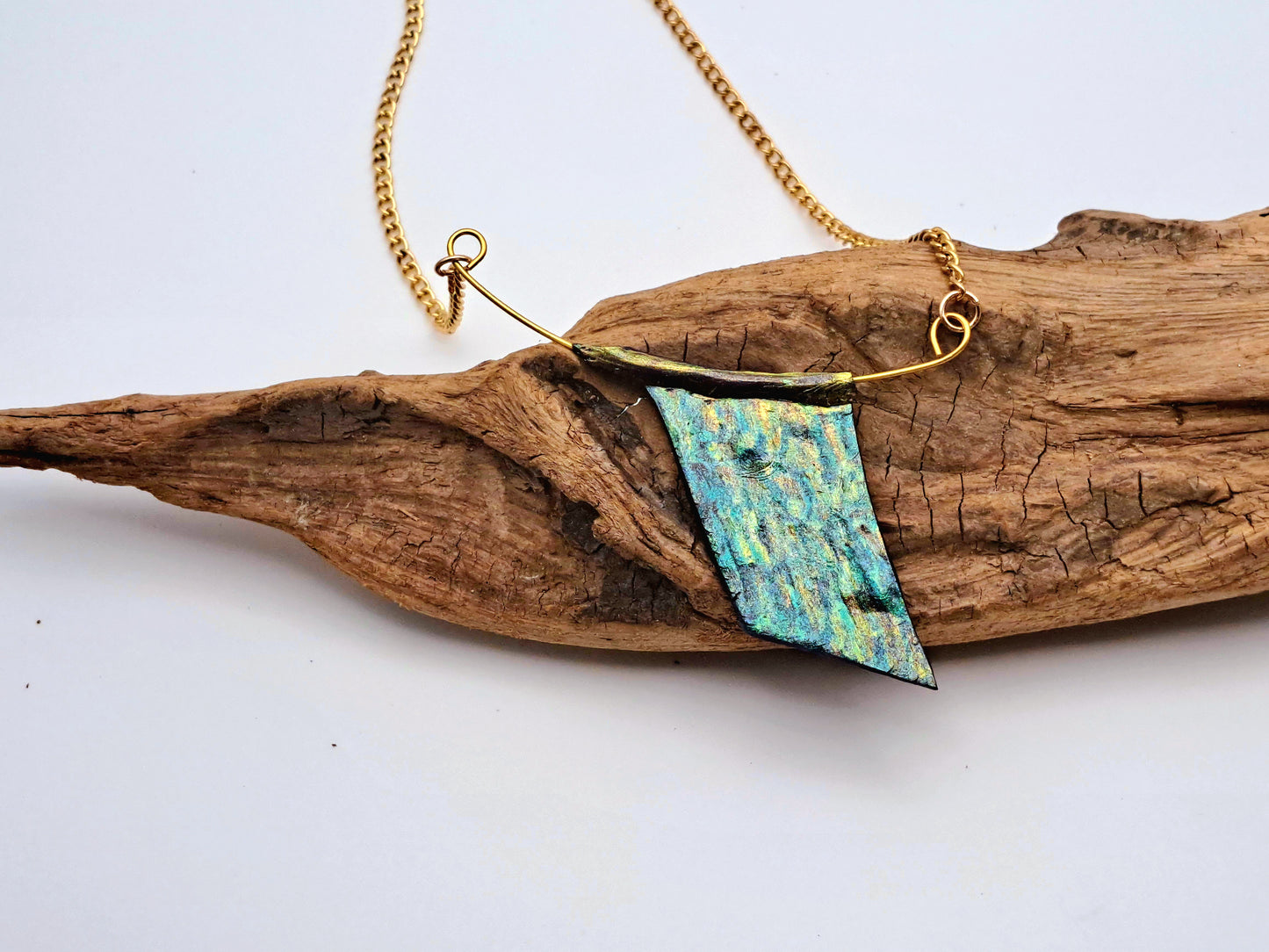 Narrow Flag Pendant